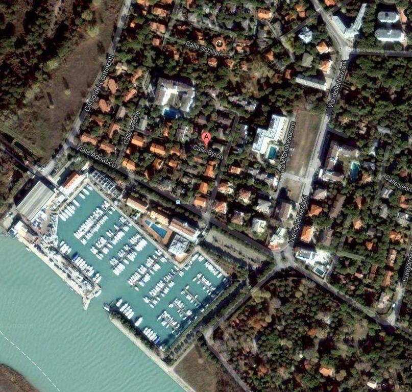 Villa In Lignano Riviera Comfortable Lignano Sabbiadoro Exterior photo